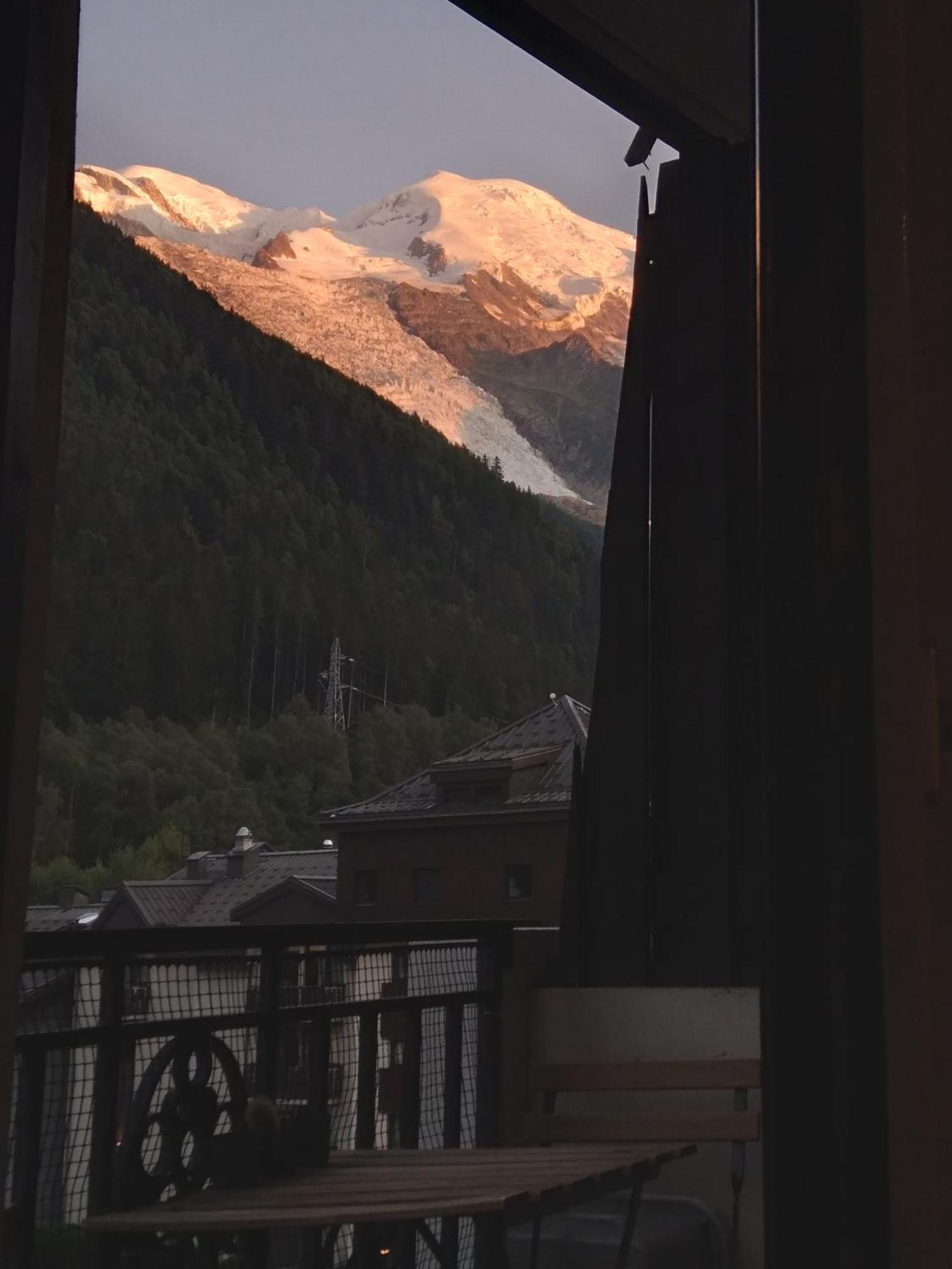 Cocon Douillet Au Pied De L'Aiguille Du Midi Apartman Chamonix Szoba fotó